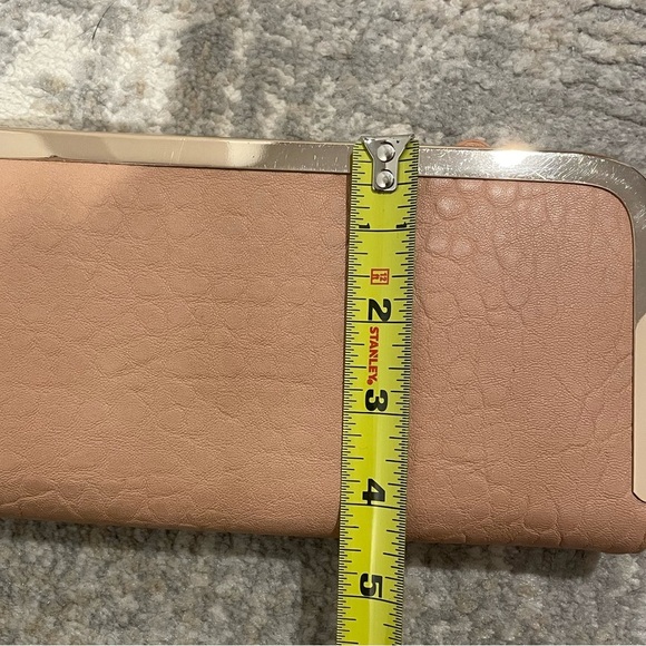 UB Urban Expression Vegan Leather Pink Gold Trenton Wallet Clutch EUC - Picture 9 of 11